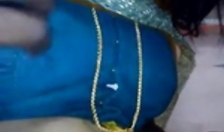 सुपरमैन मद्रासी में सेक्सी पिक्चर उसे एक कुतिया के मुंह देता है और उसे