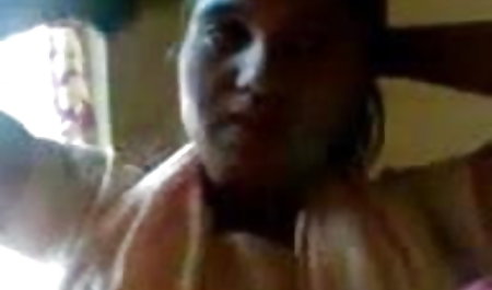 सुंदर वीडियो सेक्सी फिल्म भेजो मॉडल के साथ नंगा नाच तस्वीरें लेने के बाद