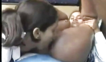 एक बूढ़े आदमी के साथ बॉलीवुड में सेक्सी पिक्चर अश्लील