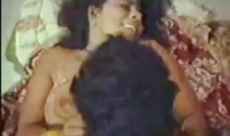 छात्र उसे बीएफ सेक्सी हिंदी फिल्म एक चिपचिपा खोल का उपयोग करने की अनुमति देता है