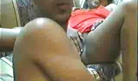 एक वयस्क महिला सेक्सी सेक्सी इंग्लिश पिक्चर को उसके प्रेमी seduces क्योंकि शरारत की एक जीभ और masturbates
