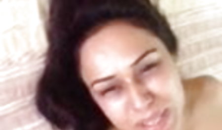 महिला समलैंगिकों को सोने के विदेशी सेक्सी मूवी लिए उनके दोस्त डाल दिया और स्ट्रिपटीज़ के साथ उसे आलोचना की