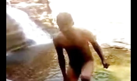 एक तीसरे सेक्सी फिल्म राजस्थानी आकार स्तन के साथ सेक्सी ग्लैमरस फूहड़ सेक्सी युक्तियाँ बनाता है