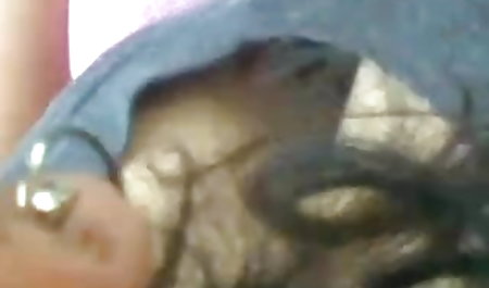 प्रलोभन यौन संबंध के लिए एक सुनहरे बालों वाली महिला के लिए कमरे में प्रवेश करती हिंदी सेक्सी मूवी पिक्चर है